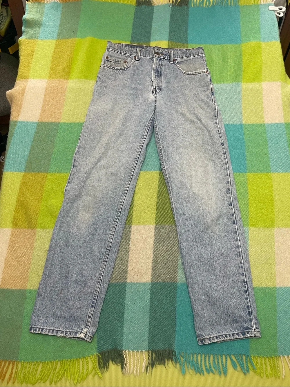 Vintage Levi's 550 Made In USA Paper Tag Relaxed Fit Lightwash jeans Men’s